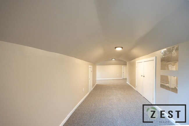 Building Photo - PRE LEASING! Beautiful 3 BEDROOM!