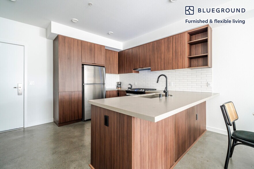 Building Photo - 101 River Pk Dr