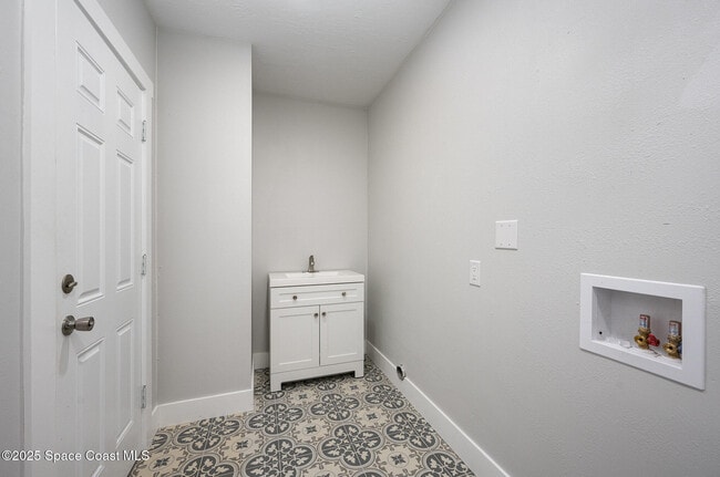 Building Photo - 407 Sandpiper Dr