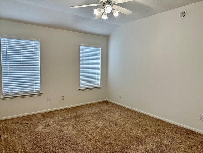 Building Photo - 30415 Deleon Fields Dr