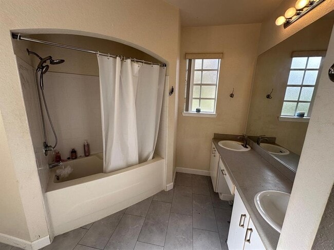 Building Photo - 107 Vista Verdi Cir