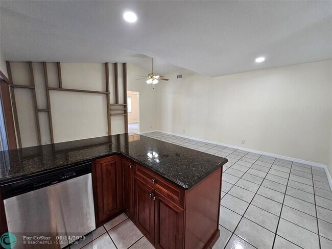 Building Photo - 11327 Little Bear Dr