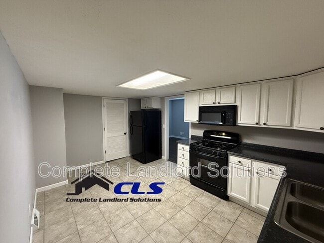 Building Photo - 886 E Dawn Dr