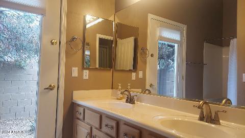 Building Photo - 10841 N 140th Way