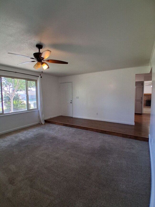 Building Photo - Updated Single-Story 3BR Home with Spacious Living Areas & Convenient Location!