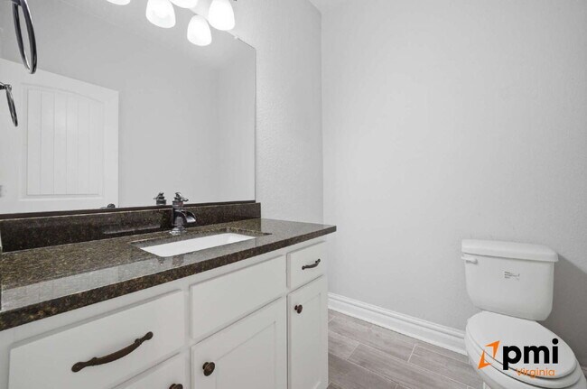 Building Photo - Stunning 5 Bedroom Waterfront Home with 2 car garage