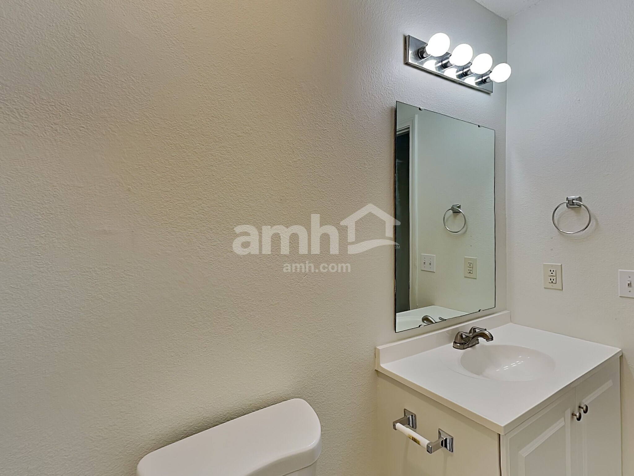 Building Photo - 1676 Sweetwater Ln