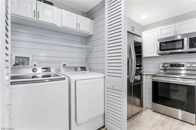Building Photo - 5635 Turtle Bay Dr