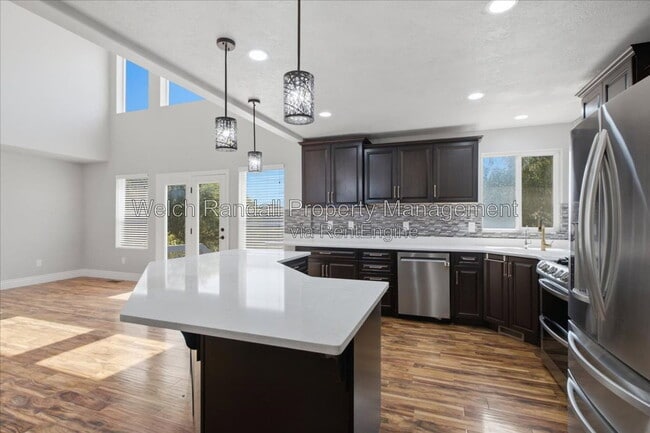 Building Photo - 2106 E Sunnyvale Dr
