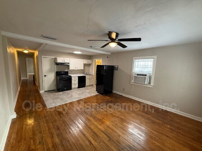 Building Photo - 904 Palmetto St