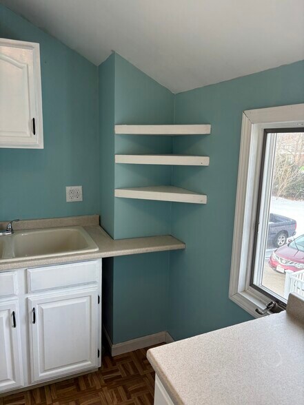 Building Photo - 246 Shaw St