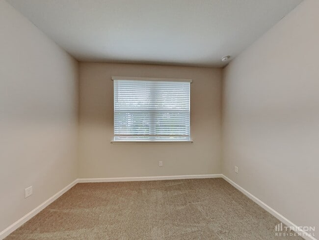 Building Photo - 298 Charlie Way