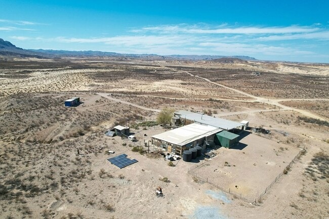 Building Photo - 400 N Smiling Dog Trail