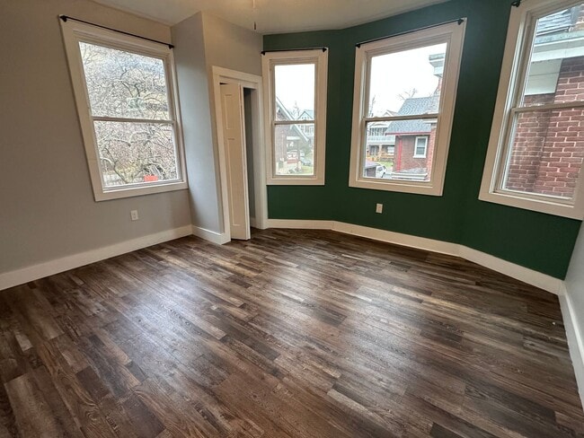 Building Photo - 216 Kinsey Ave