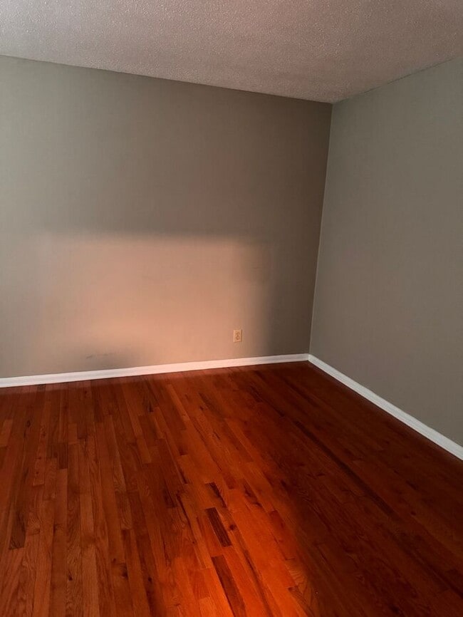 Building Photo - Duke View Apartments