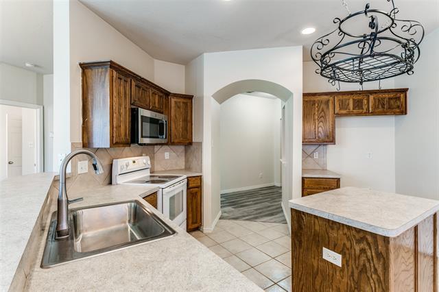 Building Photo - 2605 Silver Hill Dr