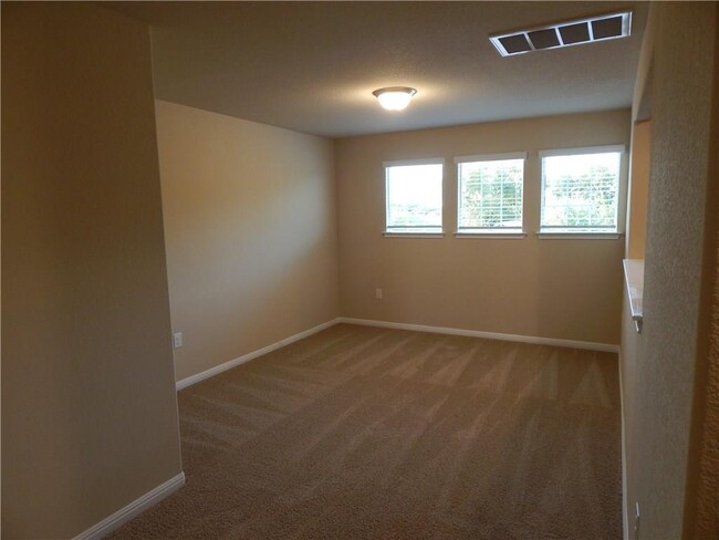 Building Photo - 1412 Fort Dessau Rd