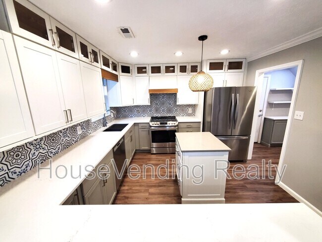 Building Photo - 9734 Hawkdale Ln