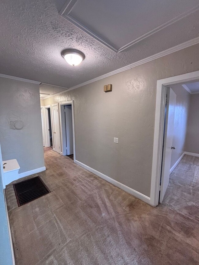 Building Photo - 3 Bed 1 Bath House