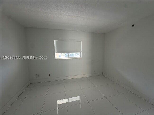 Building Photo - 695 SW 11th St