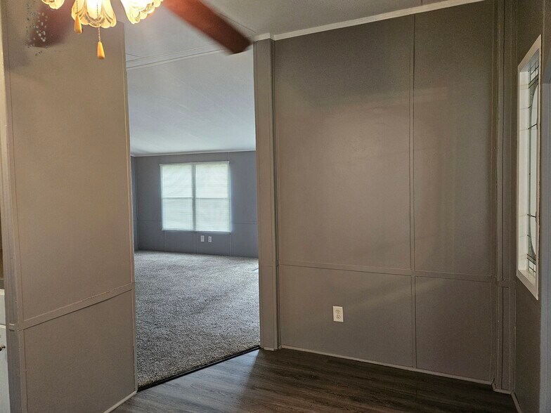 Building Photo - 166 Lynnwood Cir