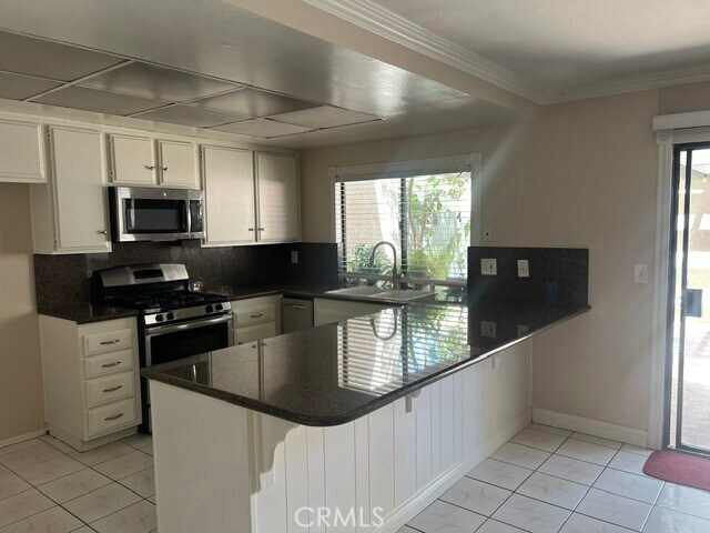Building Photo - 1464 Camelot Dr