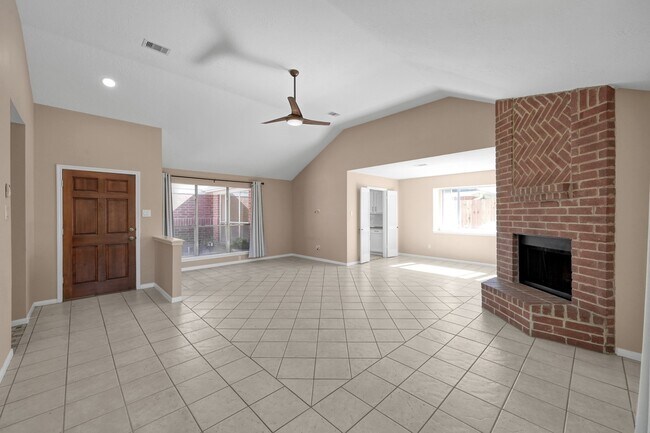 Building Photo - 11923 Silver Canyon Ln