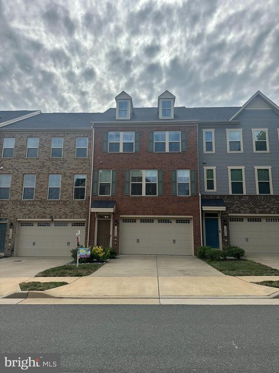 Building Photo - 10402 Steeplechase Run Ln