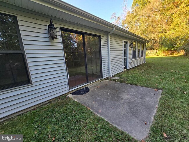 Building Photo - 68 Liberto Ln