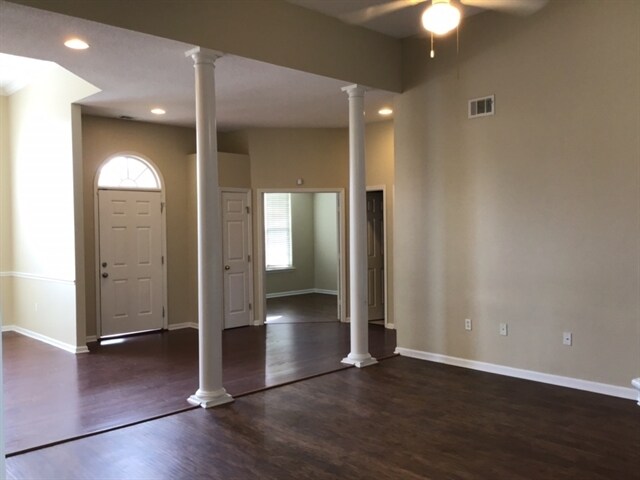 Building Photo - 15 Golden Grove Ln