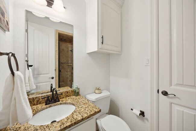 Building Photo - 8525 Briarwood Ln