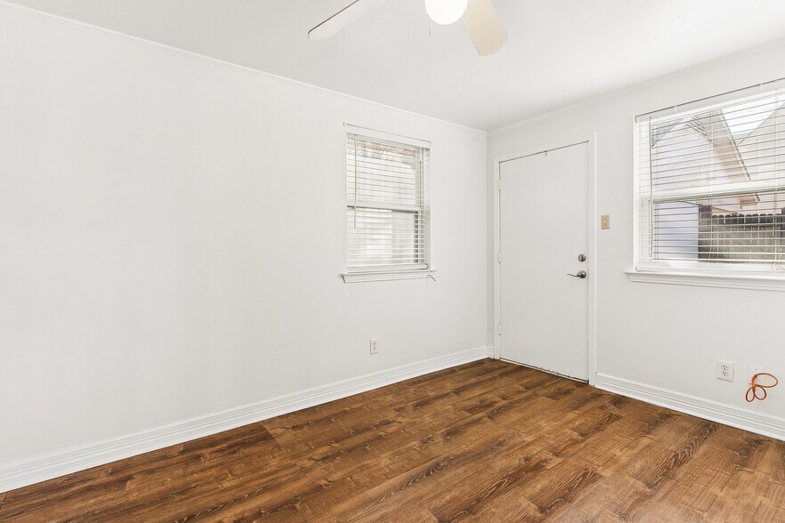 Building Photo - 6950 Hillcrest Ave