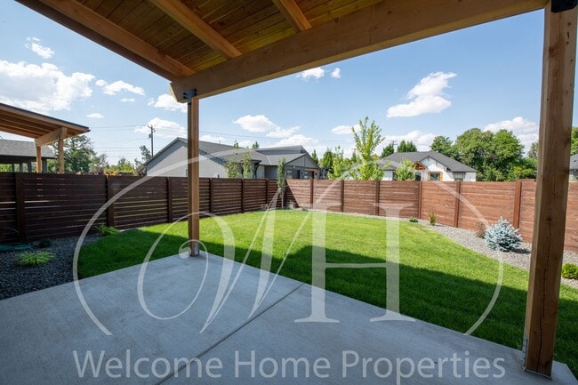 Building Photo - Garrison Duplex