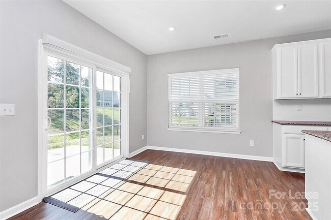 Building Photo - 2018 Sewall Ave SW
