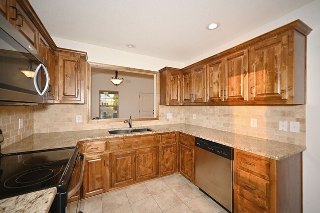 Building Photo - Cute 3-bedroom, 2 bath home with 1 car gar...