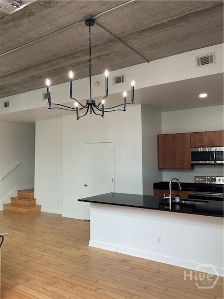 Building Photo - 545 Berrien St