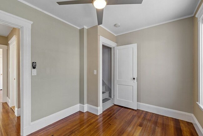 Building Photo - 59 Clarendon Ave