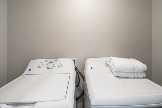 Building Photo - 2942 W Babcock St