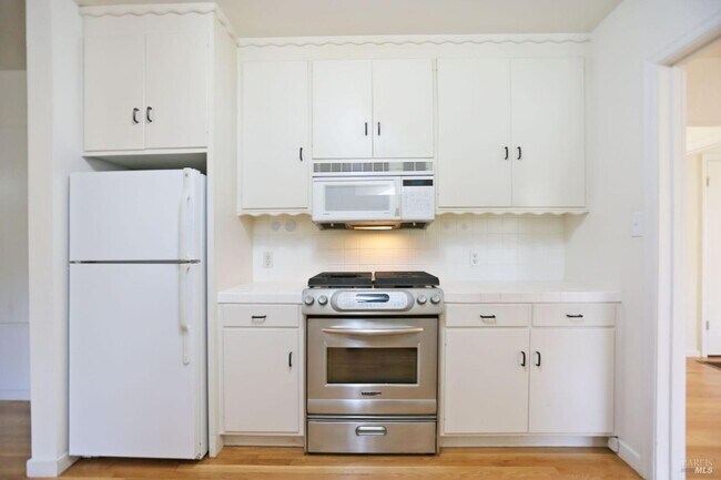 Building Photo - 11 Alta Vista Ave