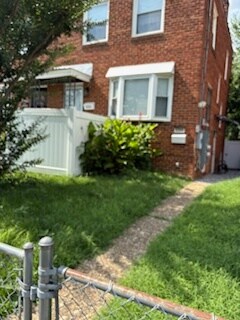 Building Photo - 820 Xenia St SE