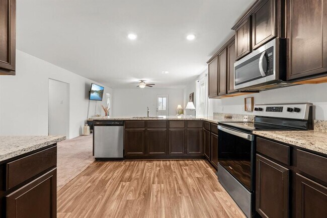 Building Photo - 216 Wincanton Ln