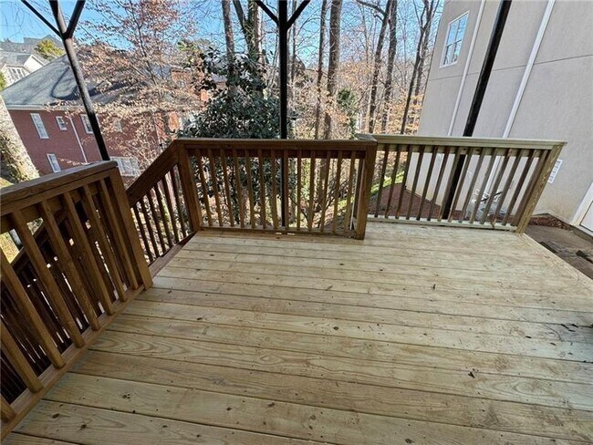 Building Photo - 4505 Chattahoochee Plantation Dr SE