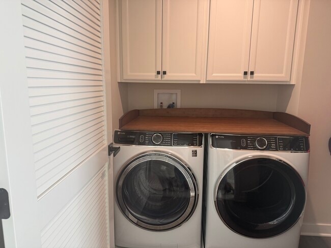 Building Photo - 1309 S Wind Dr