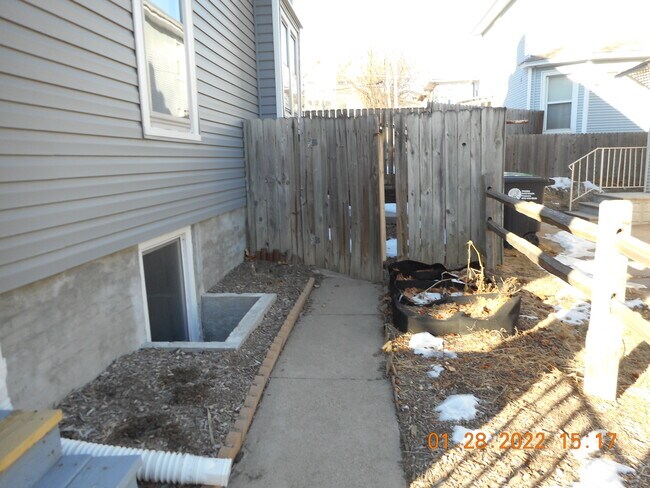 East Side - 3558 Jones St