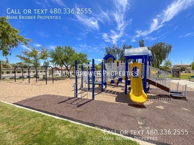 Building Photo - 22264 W Antelope Trail