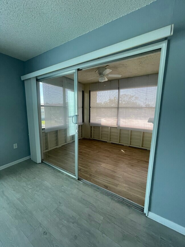 Building Photo - 610 Windrush Bay Dr