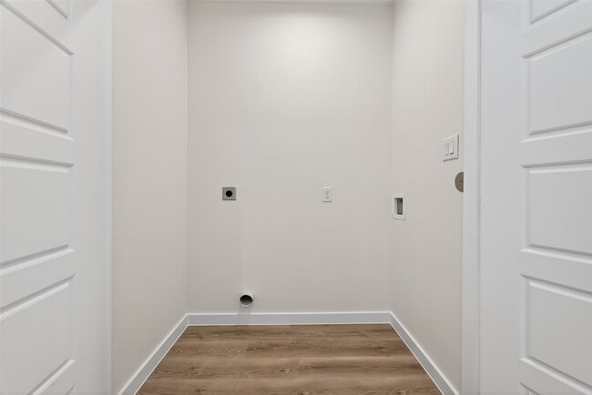 Building Photo - 5523 Haight St