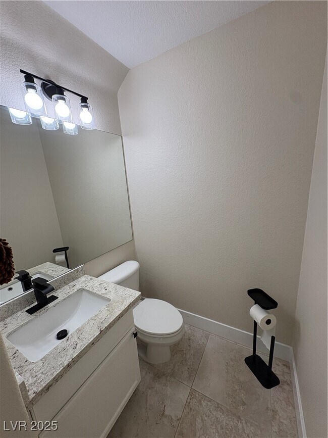 Building Photo - 2647 Hourglass Dr