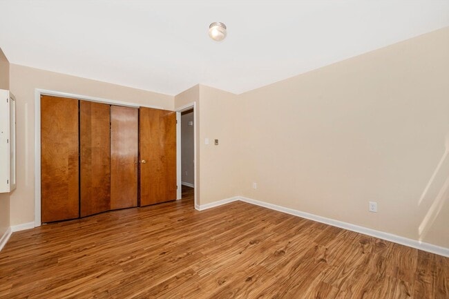 Building Photo - Open House Sun 12.7 from 10:15 to 11:15 AM