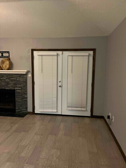 Building Photo - 16623 Stonerun